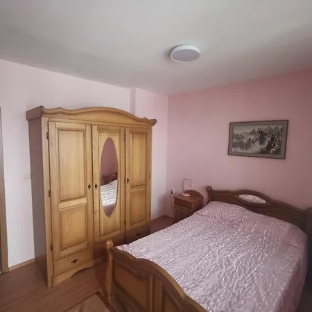 Нощувка със закуска (B & B) Affordable With Bbq 5 Min Drive From Lusi Варна