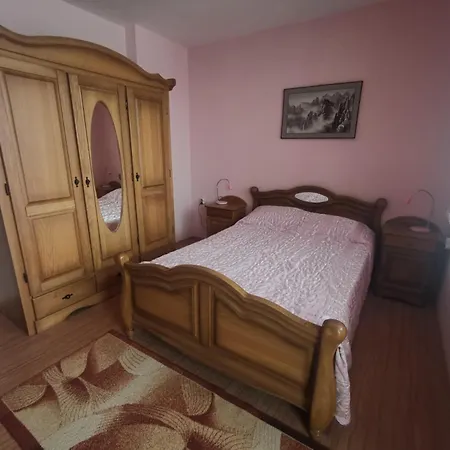 Нощувка със закуска (B & B) Affordable With Bbq 5 Min Drive From Lusi 3*