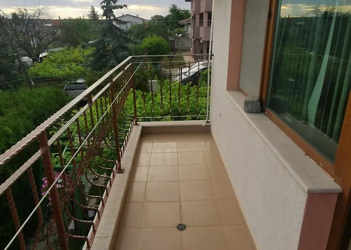 Нощувка със закуска (B & B) Affordable With Bbq 5 Min Drive From Lusi 3*