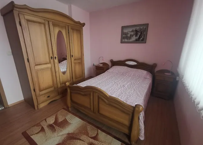 Нощувка със закуска (B & B) Affordable With Bbq 5 Min Drive From Lusi 3*