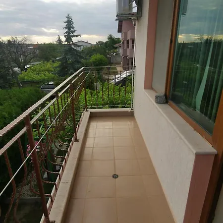 Affordable With Bbq 5 Min Drive From Lucy 3* Varna