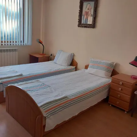 B&B Affordable With Bbq 5 Min Drive From Lucy